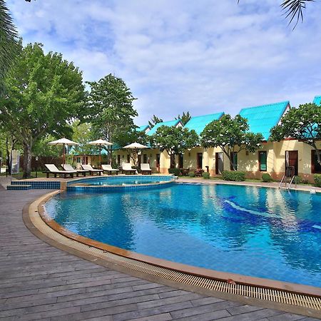The Green Beach Resort Sam Roi Yot Bagian luar foto