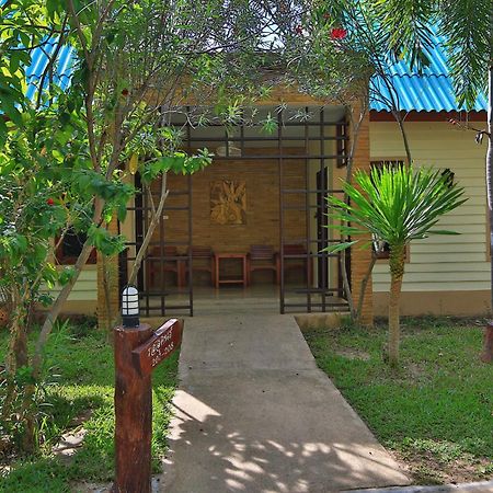 The Green Beach Resort Sam Roi Yot Bagian luar foto