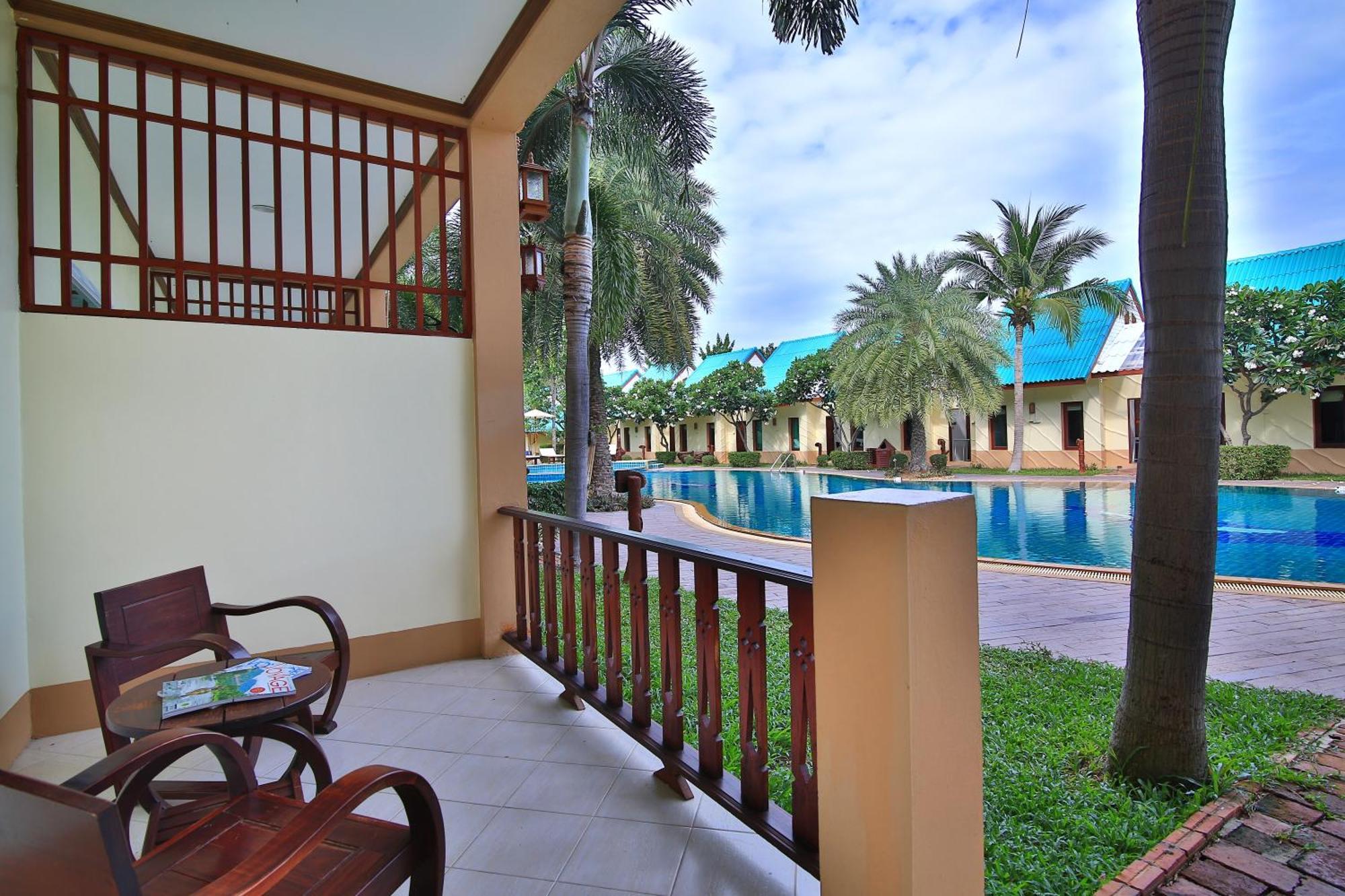 The Green Beach Resort Sam Roi Yot Bagian luar foto